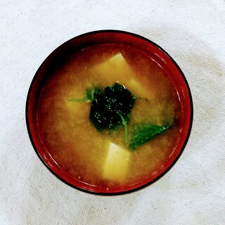 豆腐と抜き菜の味噌汁